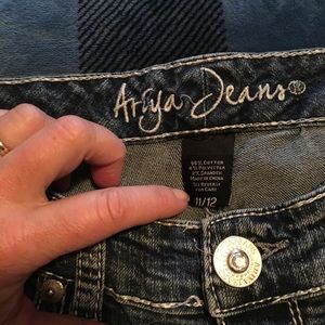 Ariya Jeans